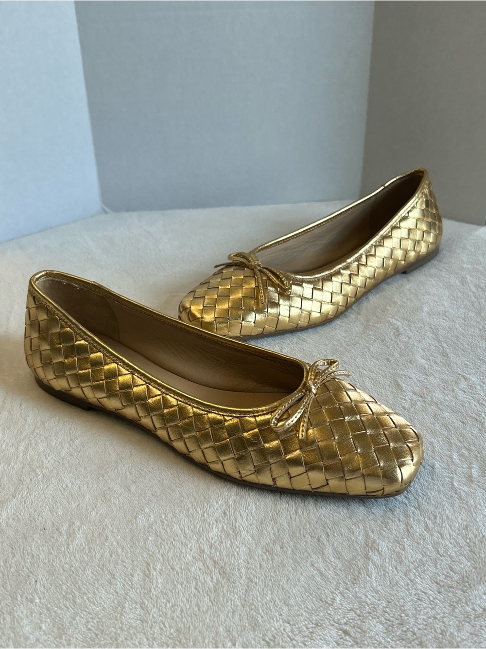 Bernardo Women’s Gwynn Woven Ballet Flats Gold Leather Size 9M New
